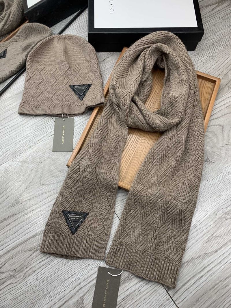 Bottega Veneta Caps Scarfs